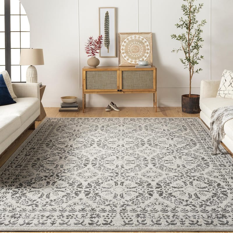 Livabliss Bahar Traditional Medallion Area Rug