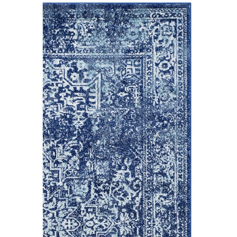 SAFAVIEH Evoke Pety Vintage Distressed Rug
