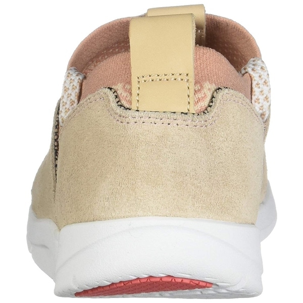 clarks trigenic amelia