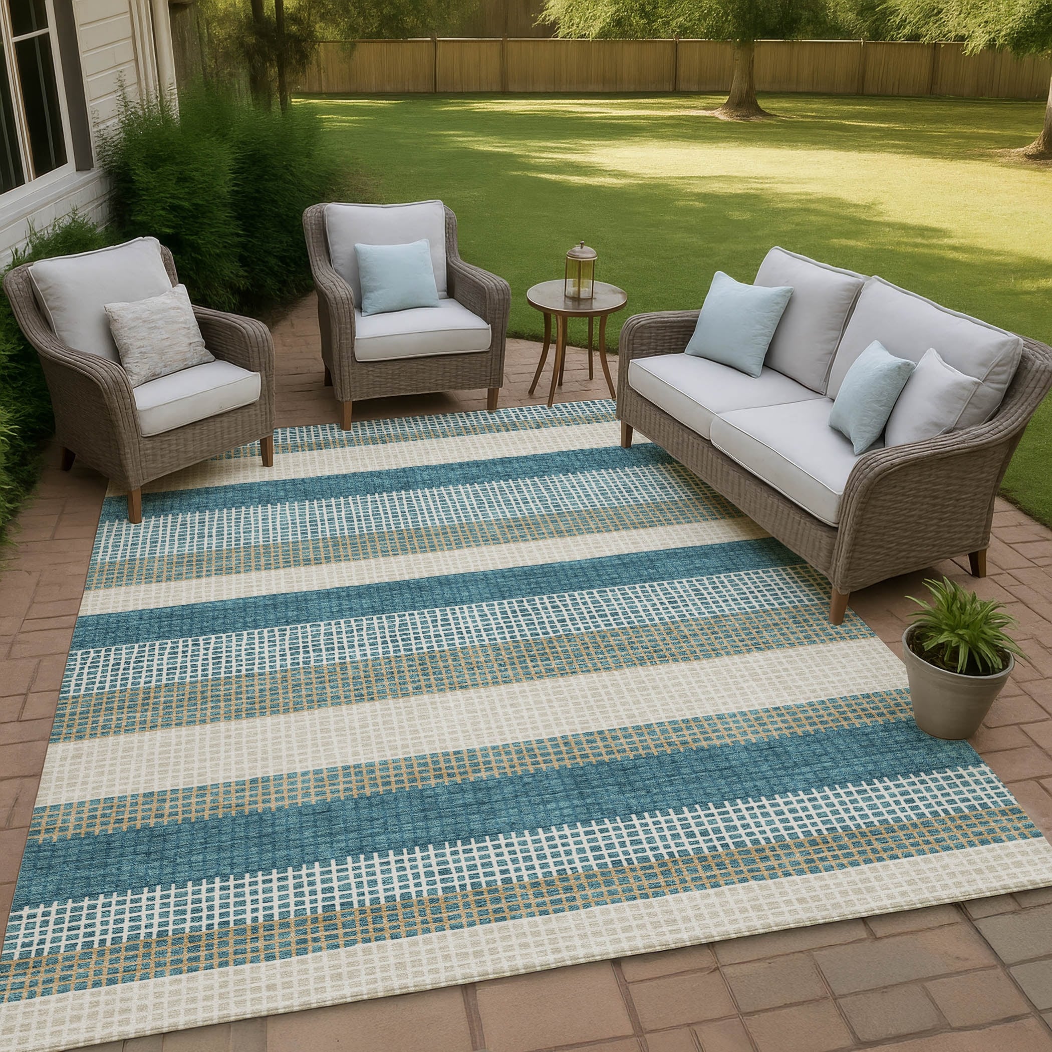 Machine Washable Indoor/ Outdoor Cabana Stripe Chantille Rug