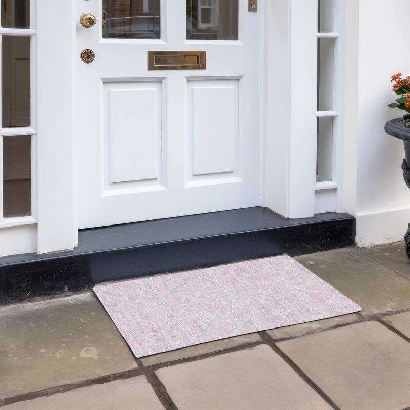 Machine Washable Indoor/ Outdoor Chantille Modern Shells Rug - Pink - 1'8" x 2'6"