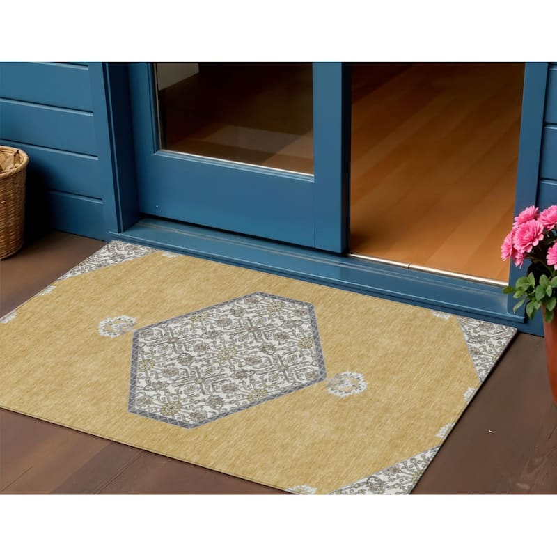 HomeRoots Oriental Traditional Rectangle Outdoor Rug - 3' x 5'