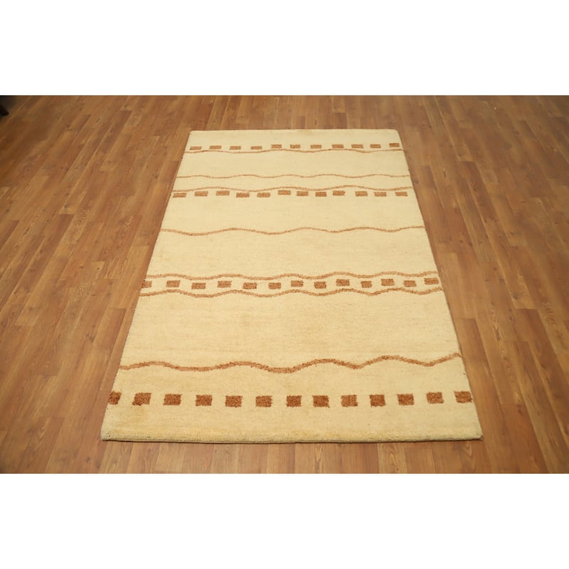 Hand Knotted Oriental 100% Wool Carpet Modern Modern Beige & Ivories Gabbeh Area Rug - 5' 11'' X 4' 0''