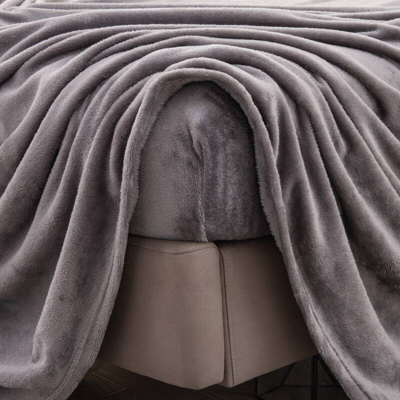 Great Bay Home Extra Soft Cozy Velvet Plush Solid Bed Sheet Set