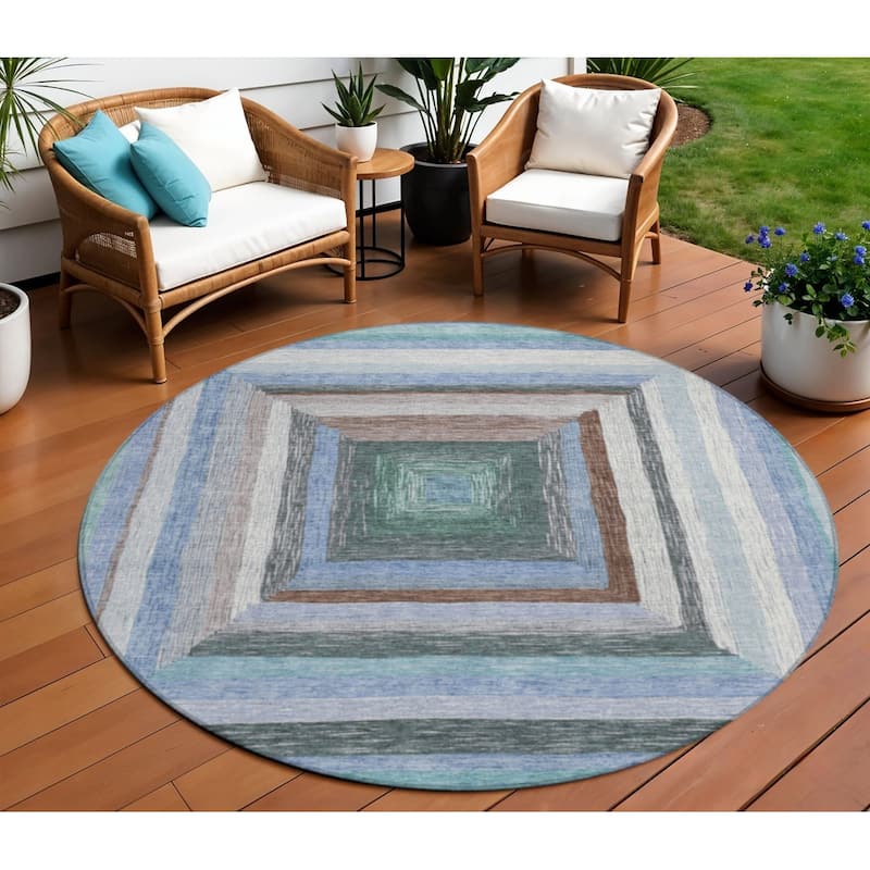 HomeRoots Geometric Transitional Rectangle Outdoor Rug - 8' Round