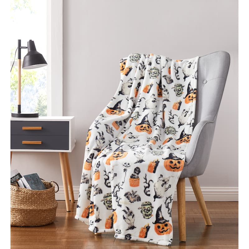 Harvest Plush Flannel Throws Pumpkins Ghosts Witches & Bats 50" x 70"