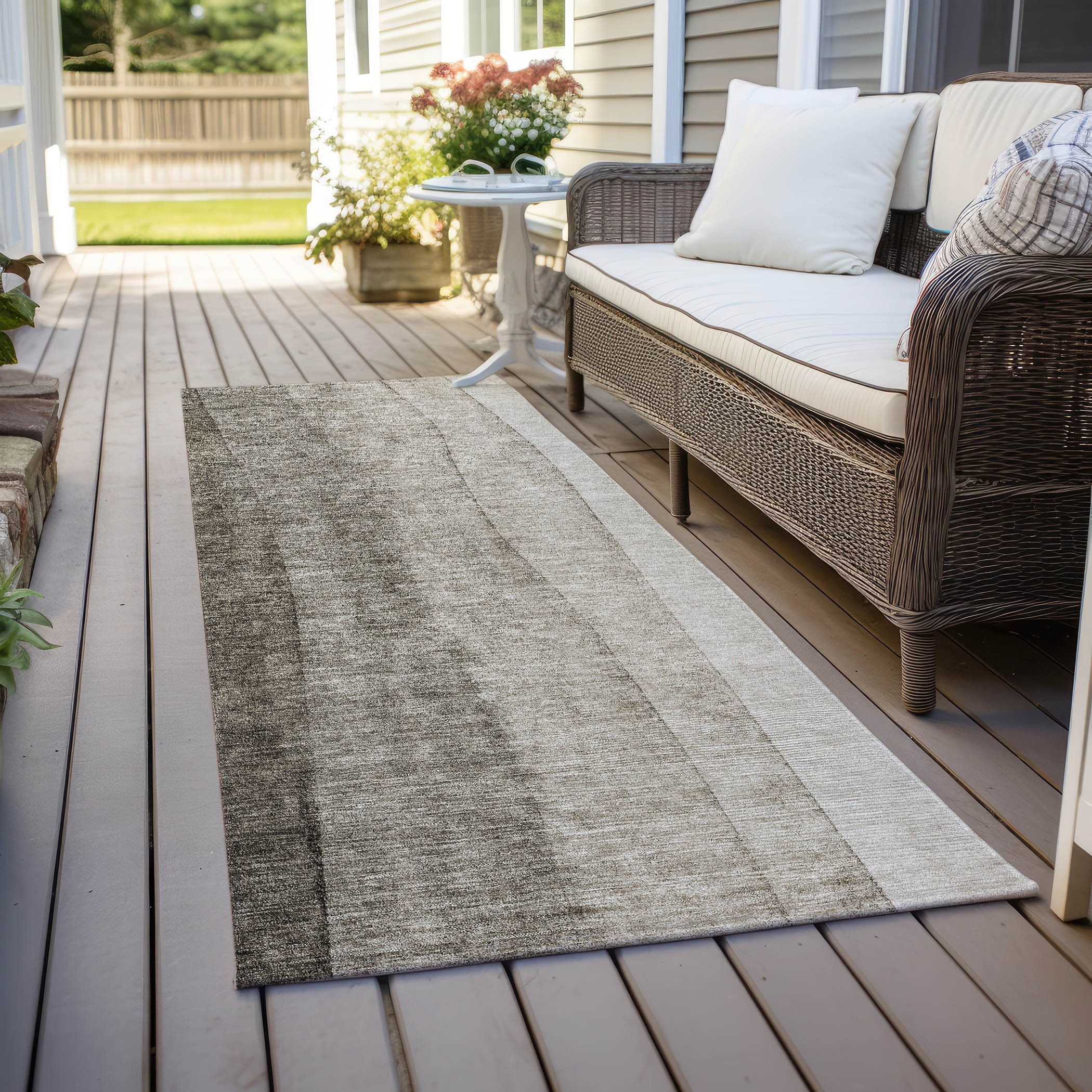Machine Washable Indoor/ Outdoor Chantille Modern Horizon Rug
