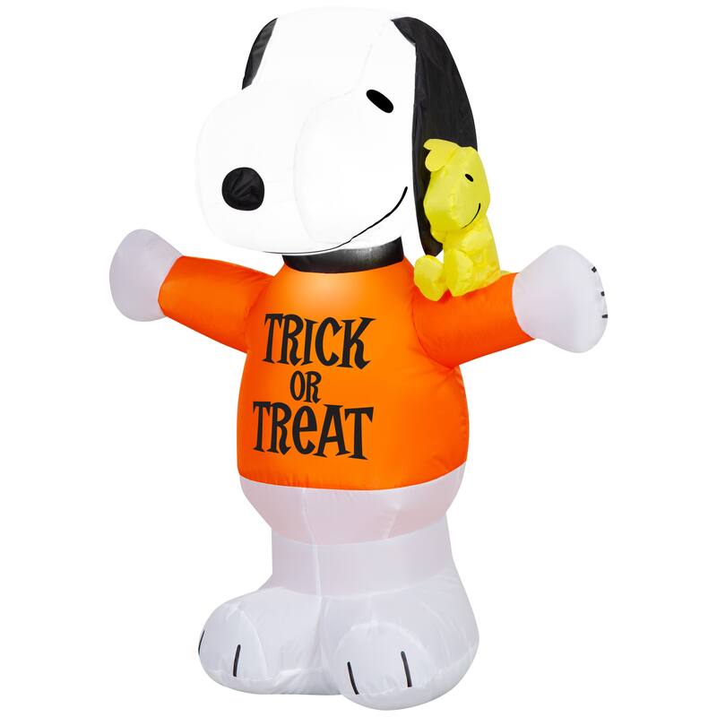 Airblown-Snoopy in Trick or Treat Shirt w/ Woodstock-Peanuts