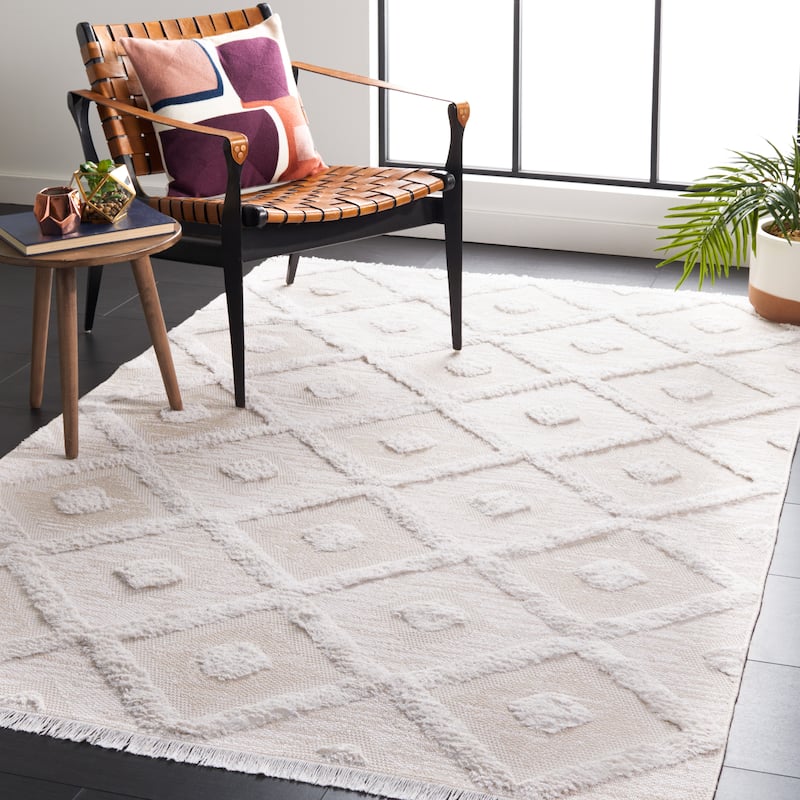 SAFAVIEH Augustine Eloina Trellis Fringe Rug - 2'10" x 5' - Beige/Ivory