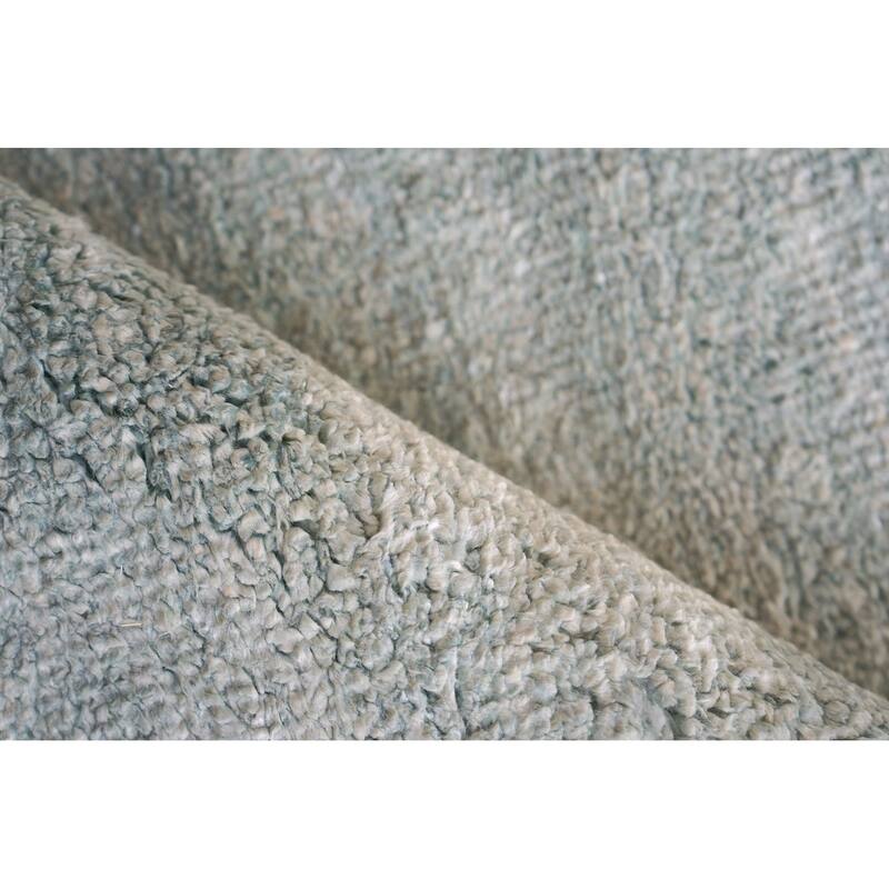 Exquisite Rugs Plush Hand-Knotted Bamboo Silk/New Zealand Wool Gray Area Rug