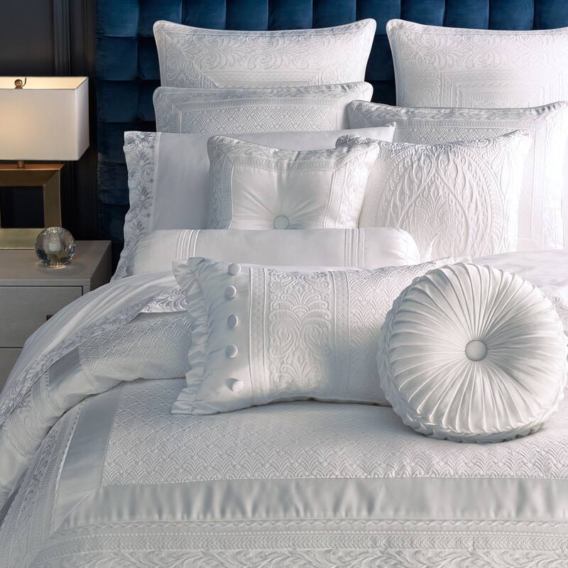 Five Queens Court Becco Comforter Set