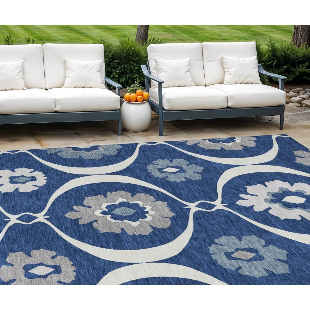 HomeRoots Medallion Transitional Rectangle Outdoor Rug