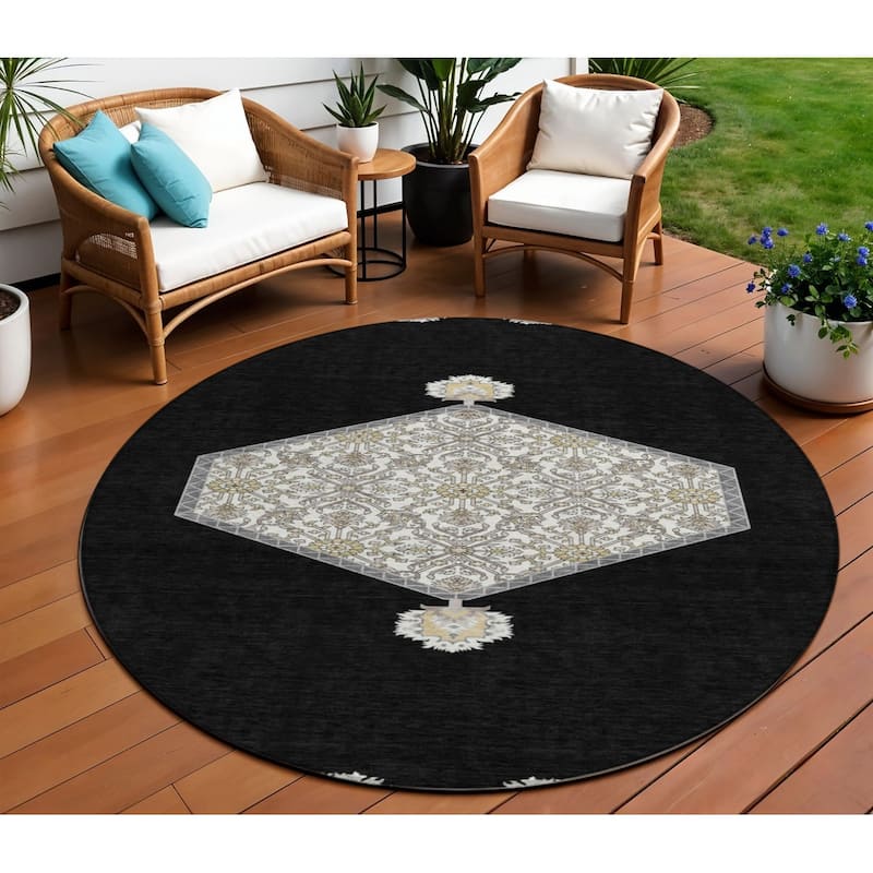 HomeRoots Oriental Traditional Rectangle Outdoor Rug - 8' Round