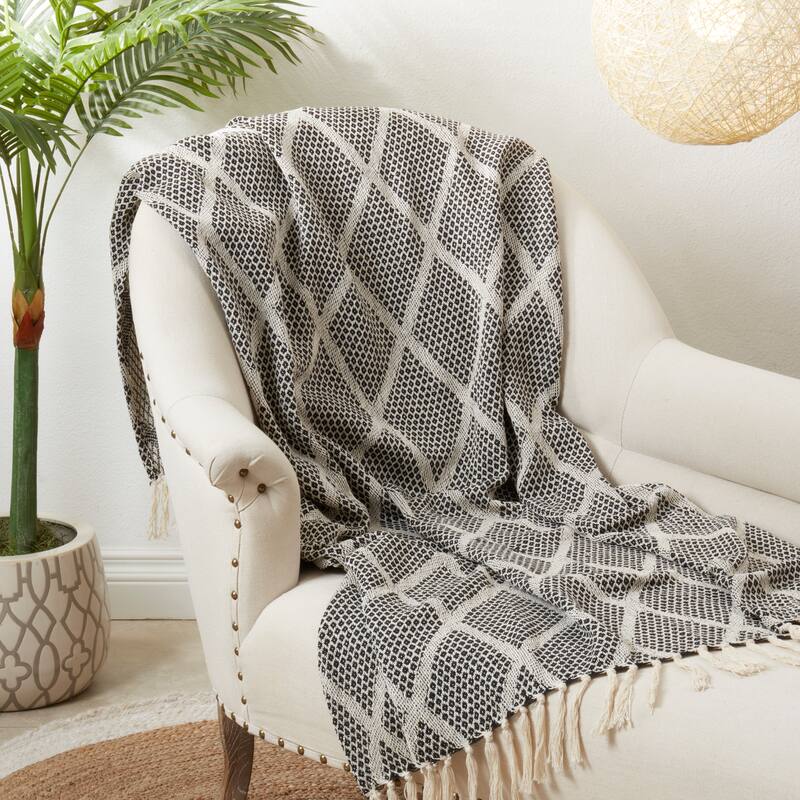 Diamond-Patterned Knit Fringed Throw