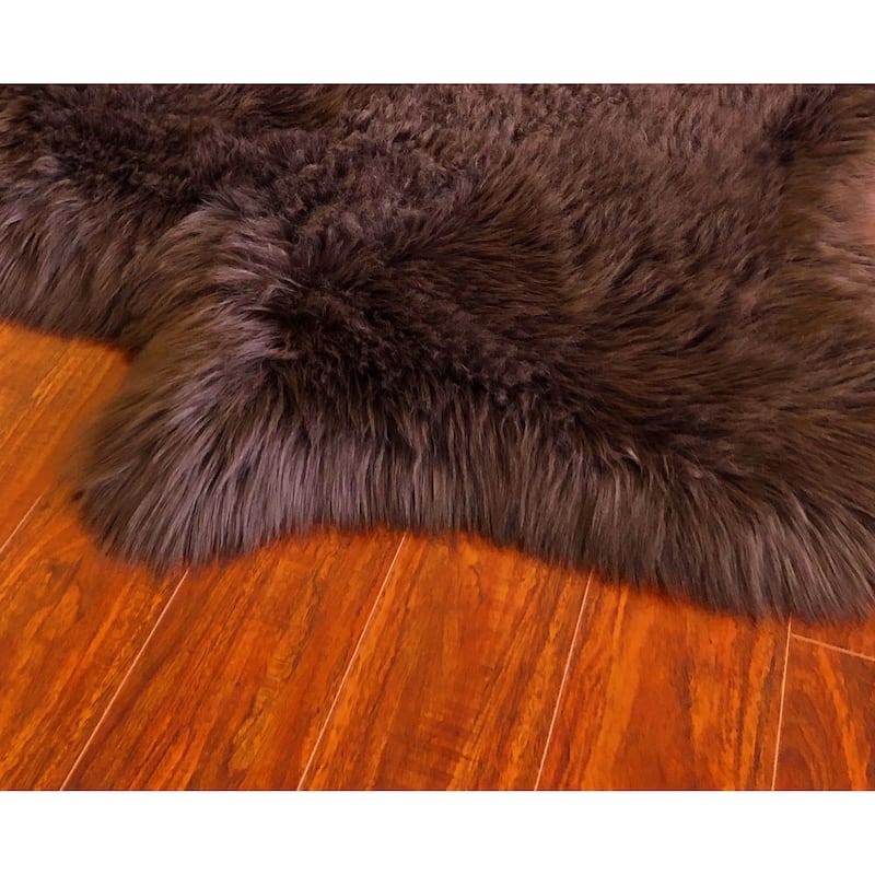 Highland Select Natural Long Wool Sheepskin 1-1/2 Pelt Shag Rug - 2' x 4'