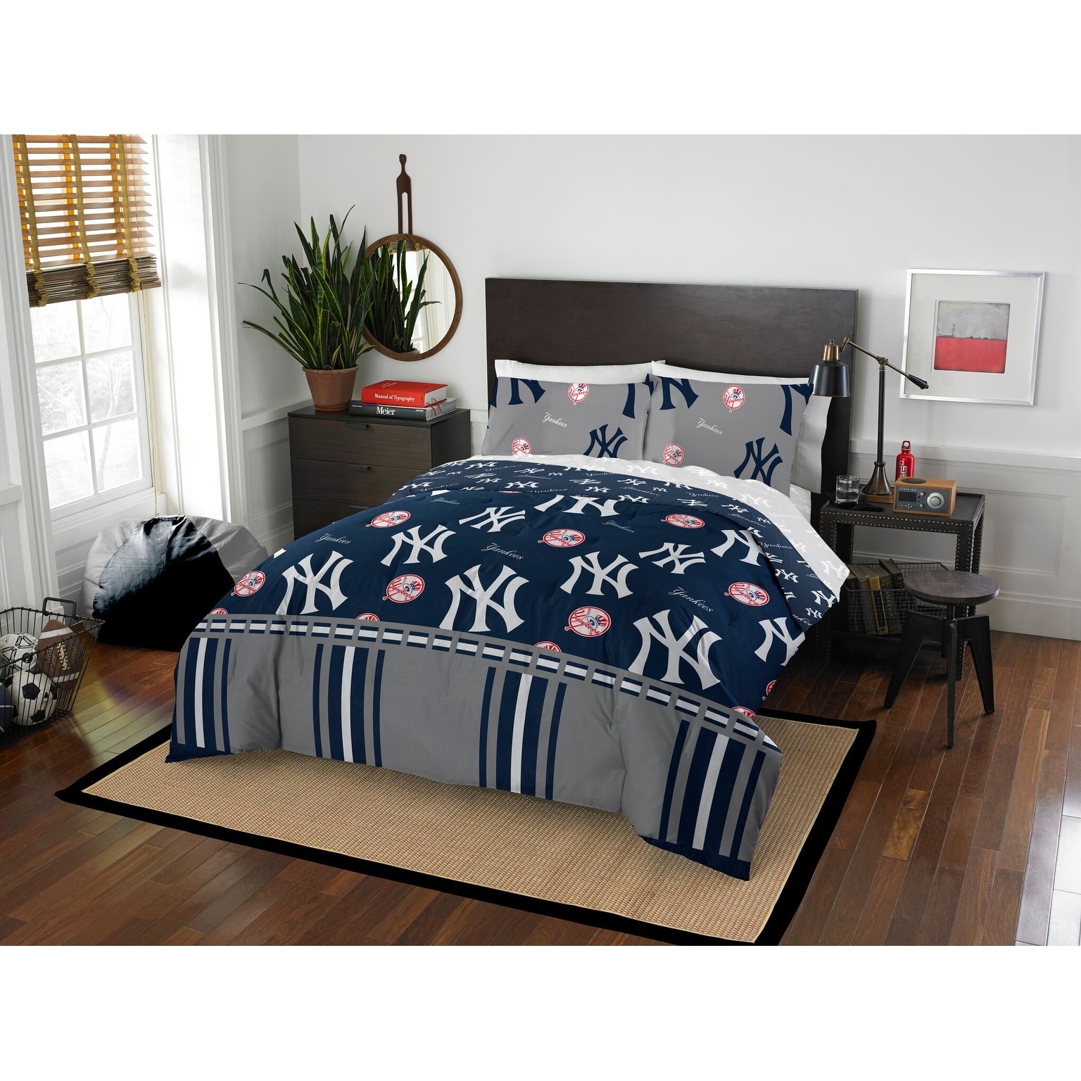 MLB New York Yankees Rotary 5 piece Queen Bed in a Bag Set