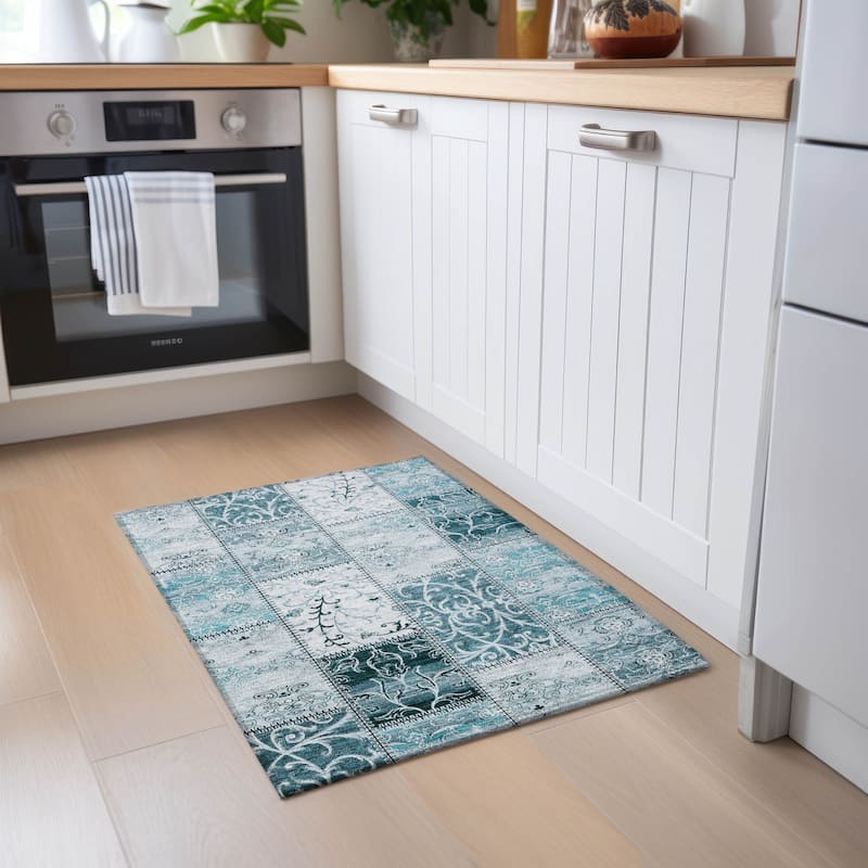 Machine Washable Indoor/ Outdoor Traditional Patchwork Chantille Rug - Teal - 1'8" x 2'6"
