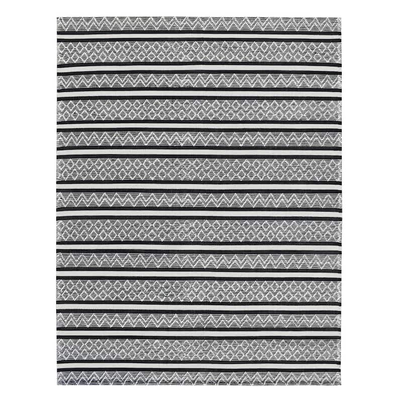 Coza Geometric Modern Low Pile Area Rug By HomeRoots - 8' X 10'