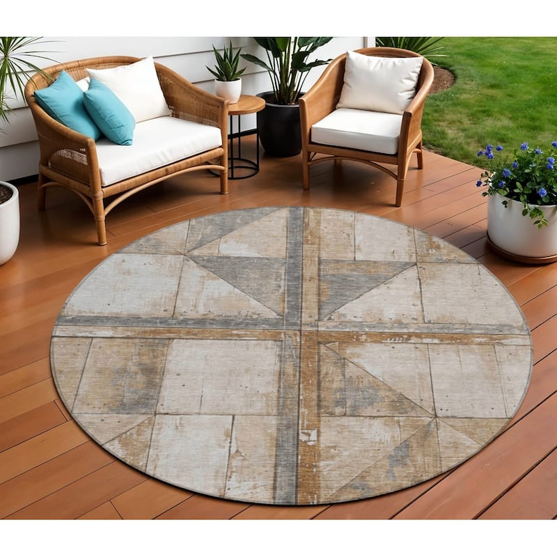 HomeRoots Geometric Transitional Rectangle Outdoor Rug - 8' Round