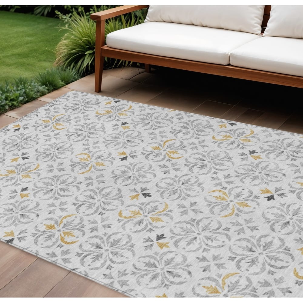 HomeRoots Floral Transitional Rectangle Outdoor Rug