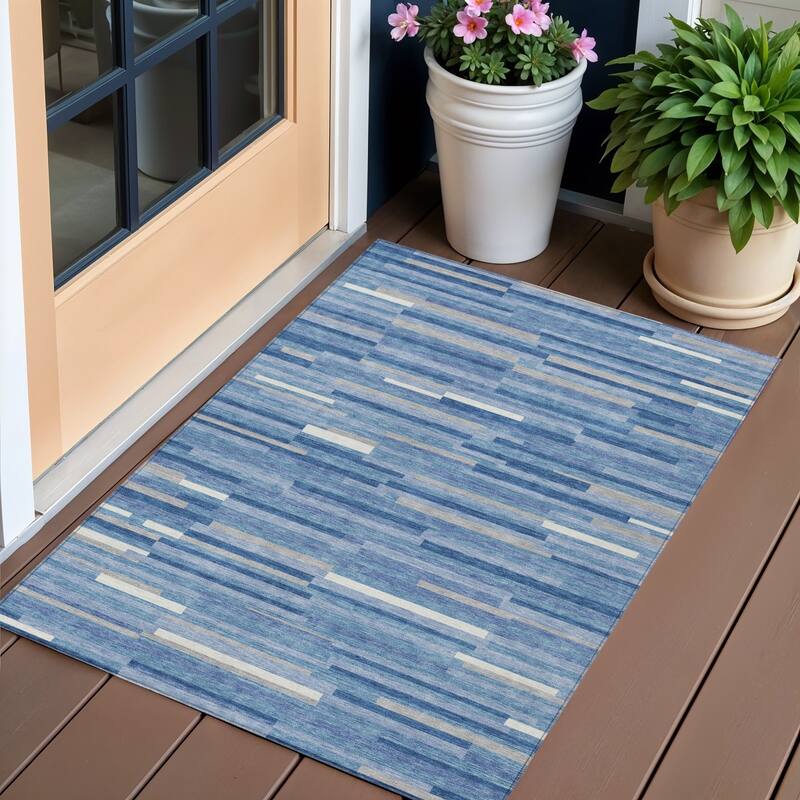 HomeRoots Striped Transitional Rectangle Outdoor Rug - 3' x 5'