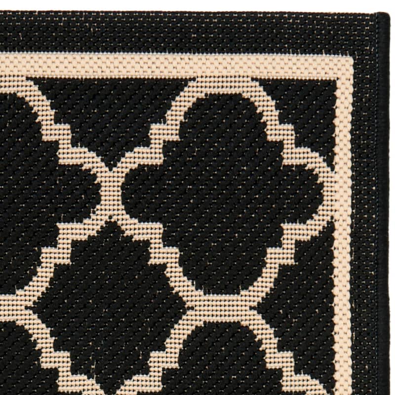 SAFAVIEH Courtyard Kristelle Indoor/ Outdoor Waterproof Patio Backyard Rug