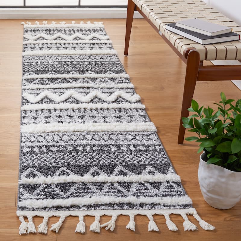 SAFAVIEH Moroccan Tassel Shag Kroot 2-inch Thick Rug - 2'3" x 8' Runner - Grey/Black