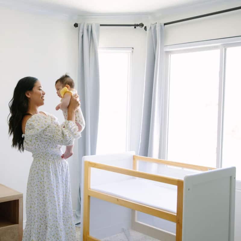 BreathableBaby Breathable Mesh 2-in-1 Mini Crib, Greenguard Gold Certified