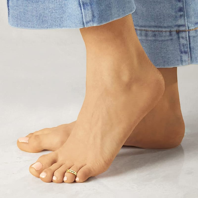 Curata Solid 10K Yellow Gold 4mm Flat Curb Link Adjustable Toe Ring