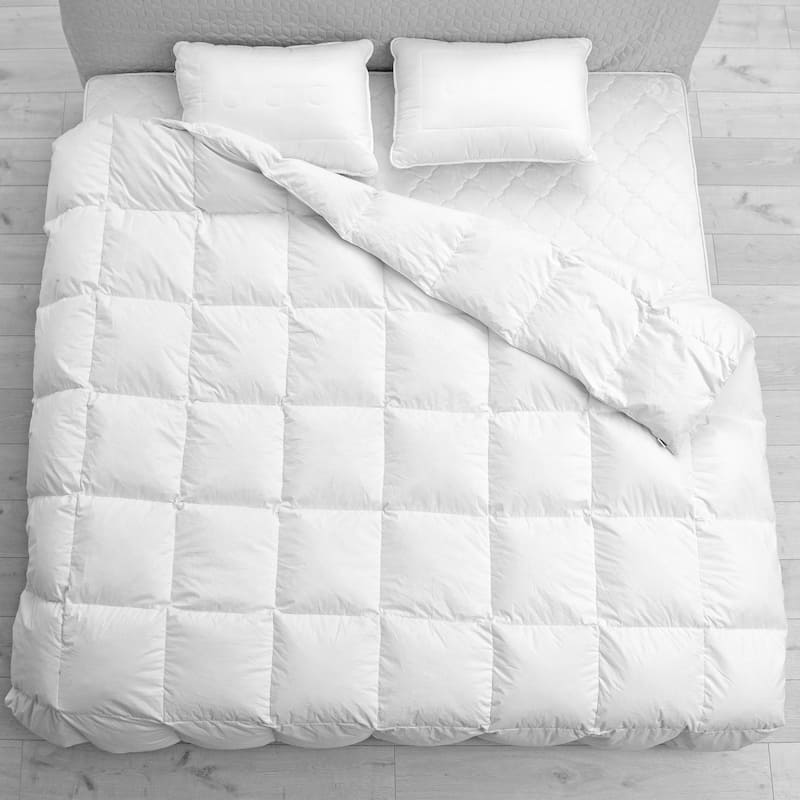 White Down Comforter 650+ Power fill with 300 count Cotton Percale shell