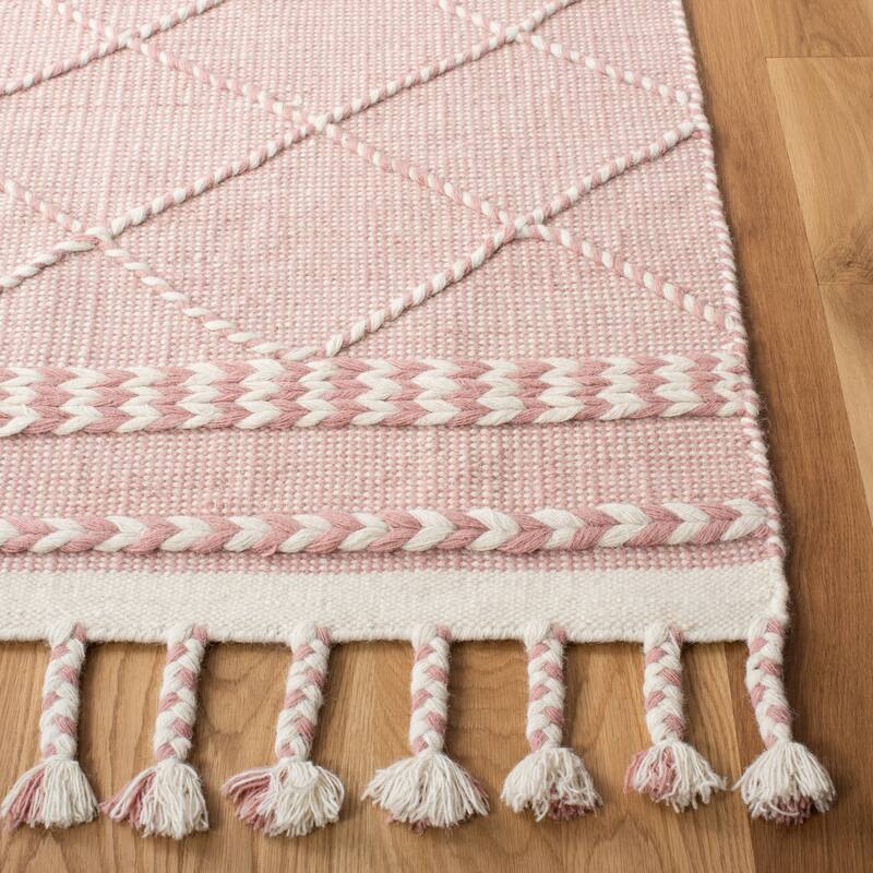 SAFAVIEH Handmade Casablanca Caty Moroccan Wool Tassel Rug