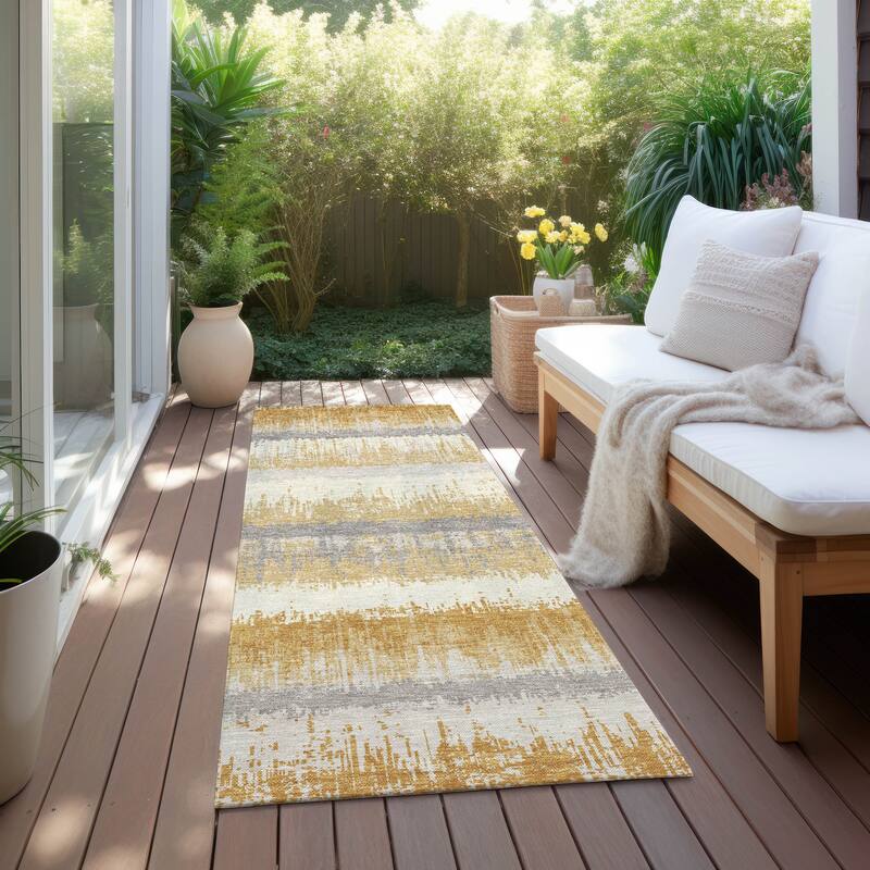 Machine Washable Indoor/ Outdoor Abstract Ombre Chantille Rug - Gold - 2'3" x 7'6"