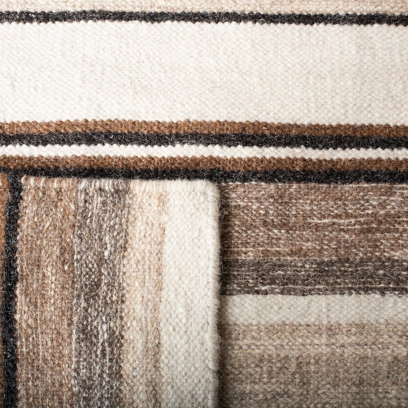 SAFAVIEH Handmade Striped Kilim Torrie Casual Wool Rug