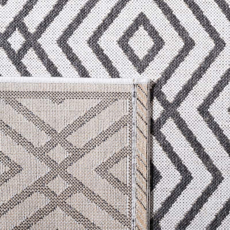 SAFAVIEH Linden Norita Indoor/ Outdoor Waterproof Patio Backyard Rug