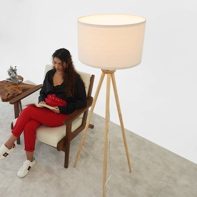 Tall Corner Floor Lamp, Energy Efficient LED Standing Light for Living Room, Bedroom & Office Space Illumination Lirios