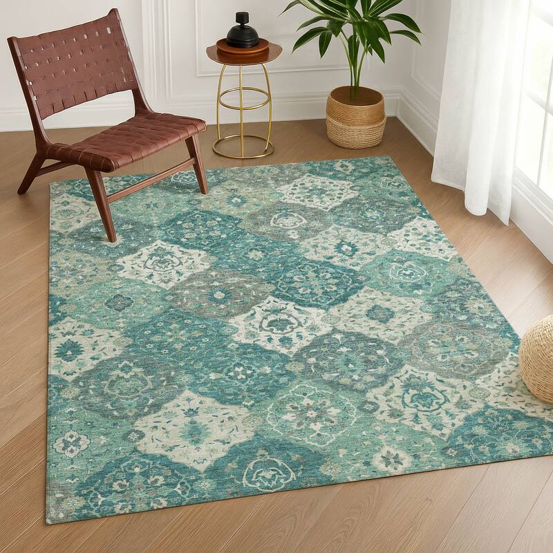 Machine Washable Indoor/ Outdoor Traditional Panel Chantille Rug