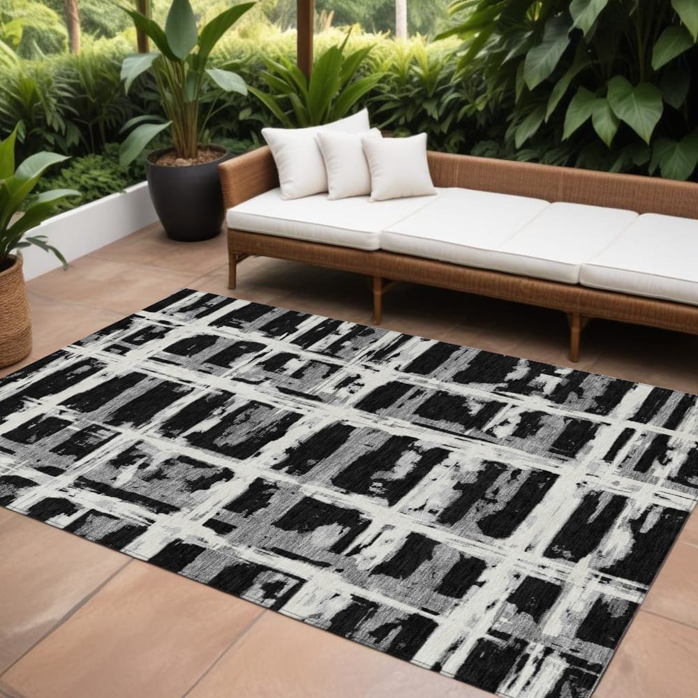 HomeRoots Striped Transitional Rectangle Outdoor Rug