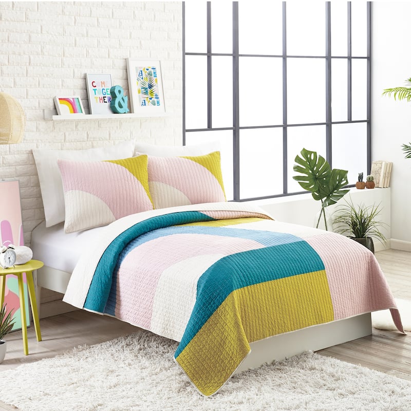 Modshapes Pink Quilt Set by Ampersand