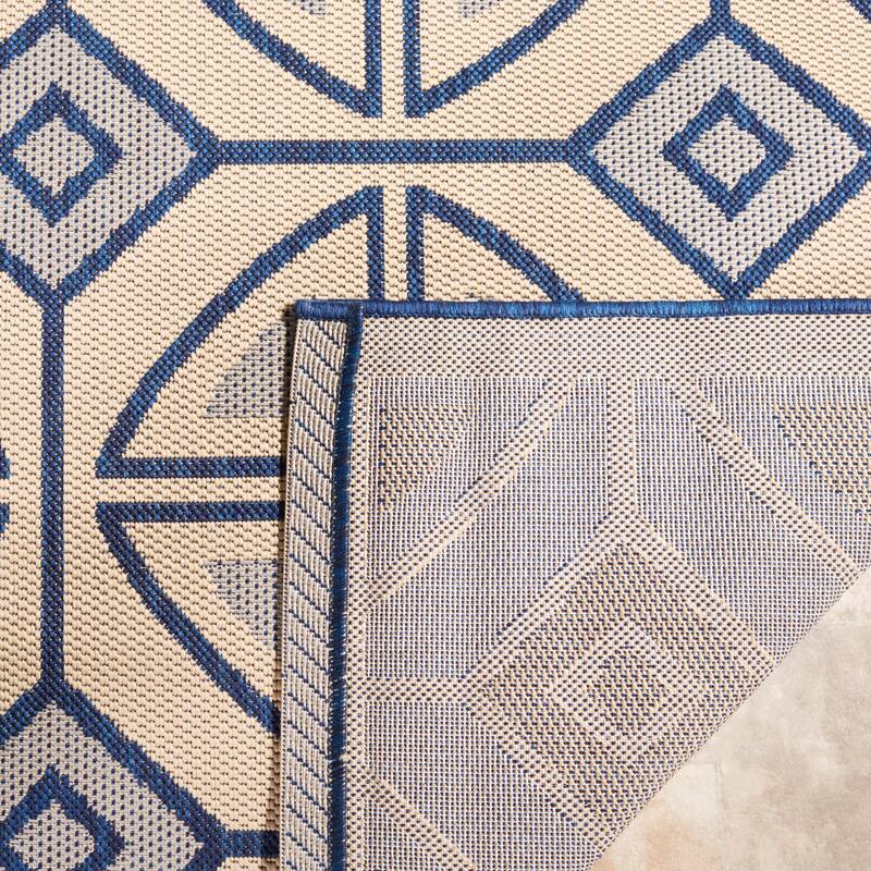 SAFAVIEH Courtyard Fatmire Indoor/ Outdoor Waterproof Patio Backyard Rug
