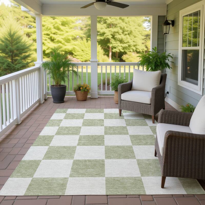Machine Washable Indoor/ Outdoor Modern Checker Chantille Rug
