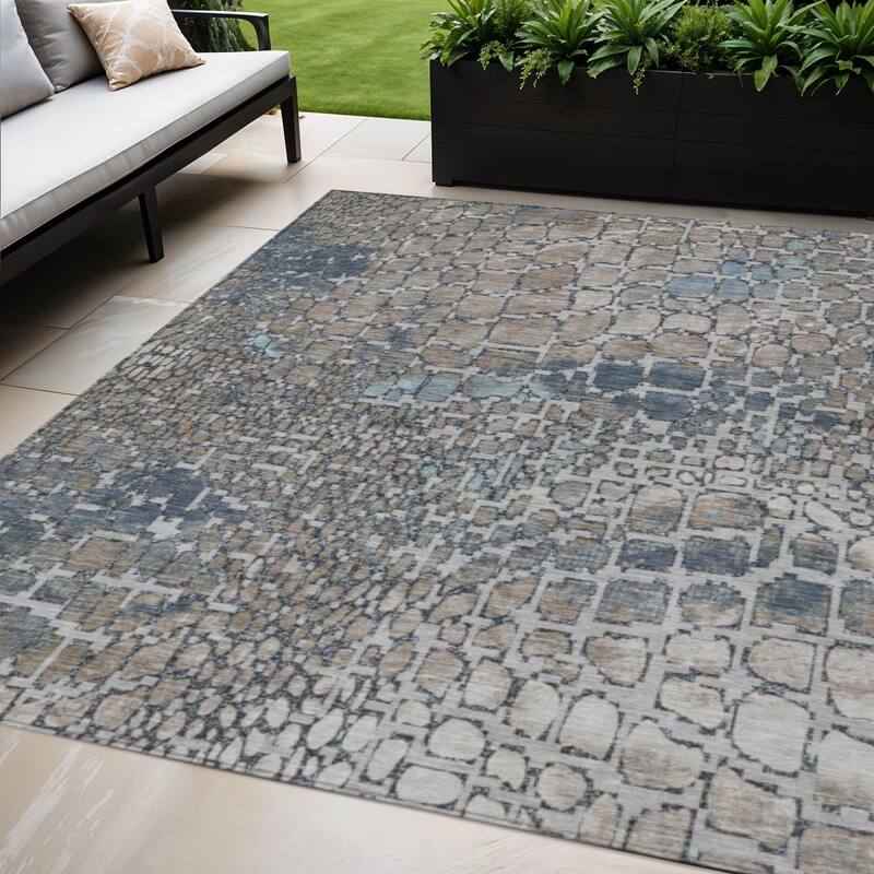 HomeRoots Abstract Transitional Rectangle Outdoor Rug - 5' X 8'