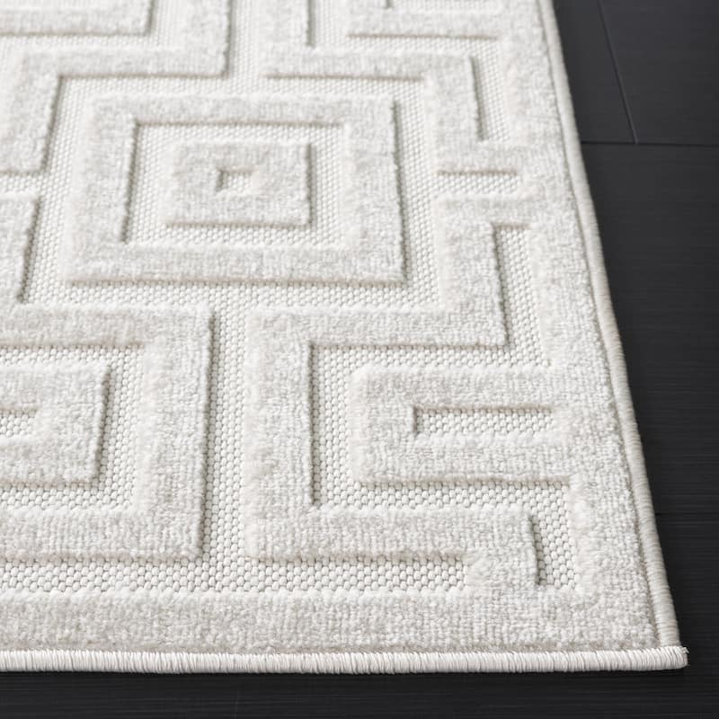 SAFAVIEH Stella Yevgeniya Indoor/Outdoor Waterproof Patio Backyard Rug