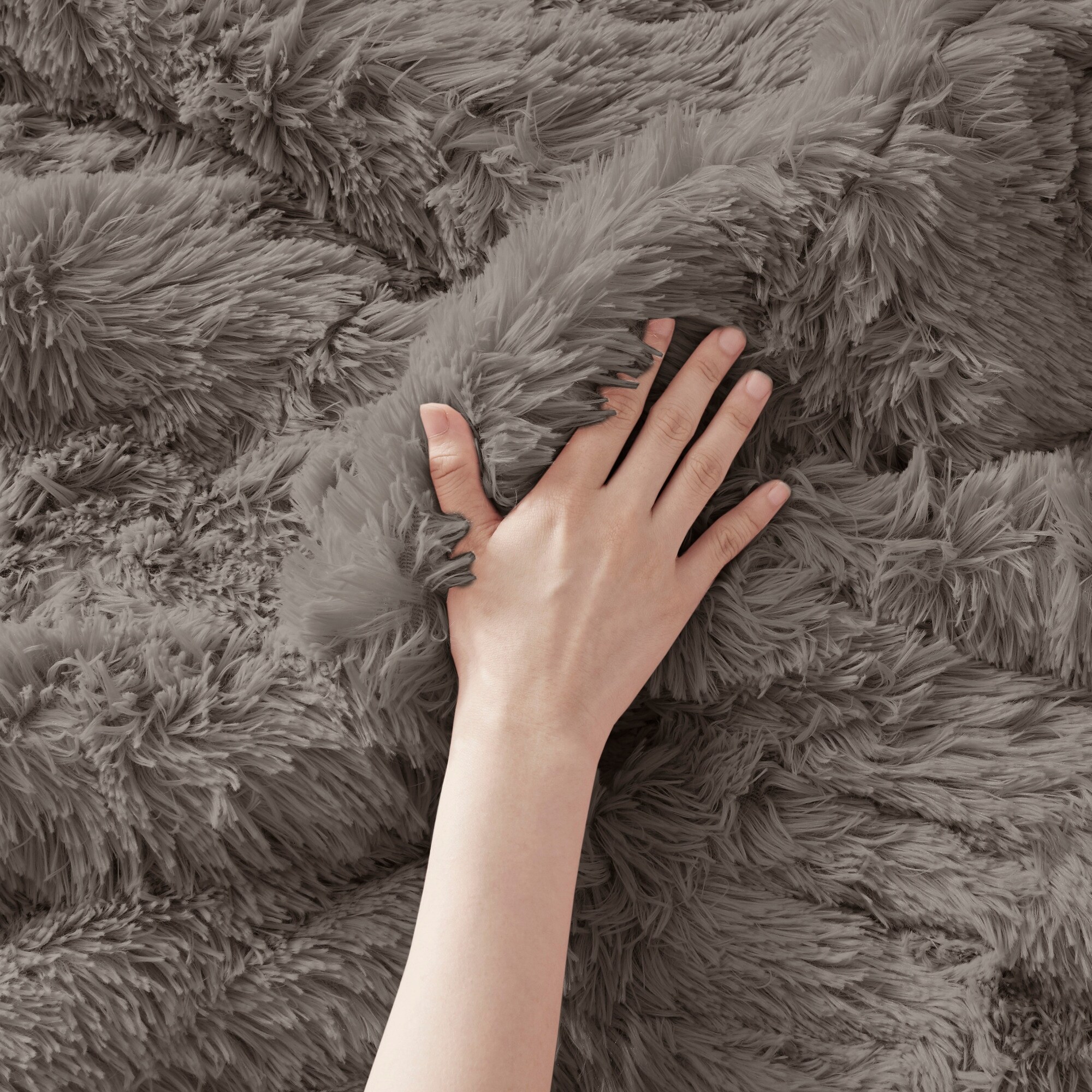 Details about   Intelligent Design Malea 2 Piece Shaggy Faux Fur Comforter Solid Plush Double Si 