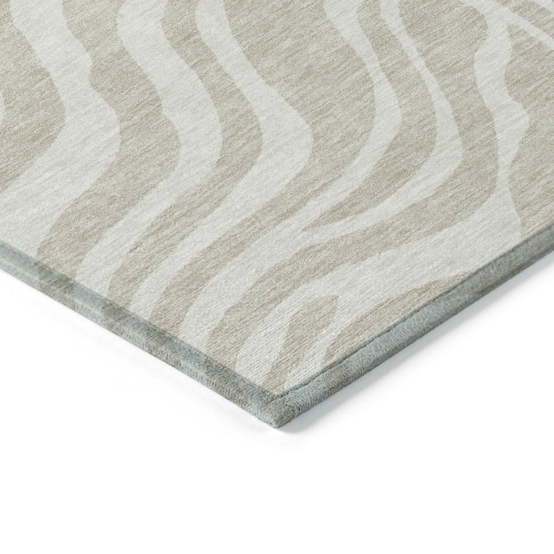 Machine Washable Indoor/ Outdoor Modern Animal Print Chantille Rug
