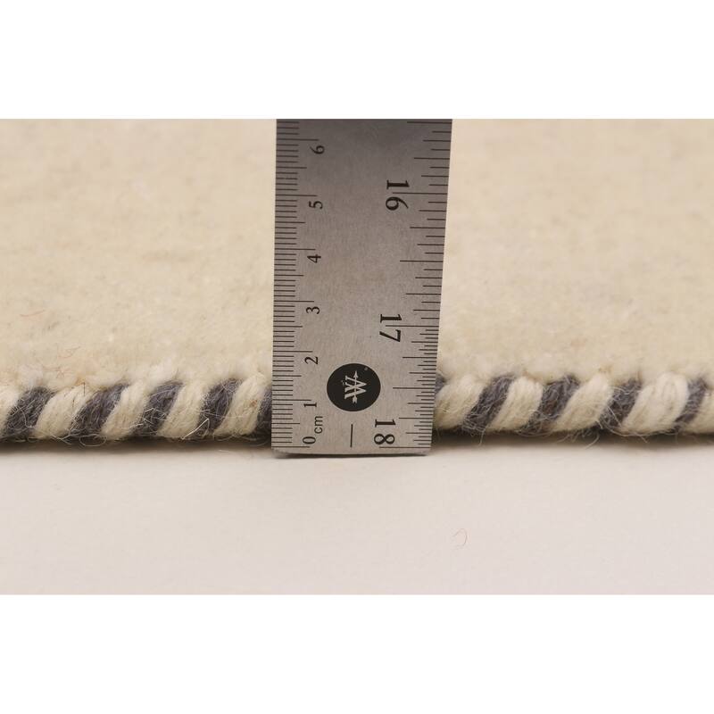 Kashkuli Gabbeh Cream Rug 3'11" x 5'8" - 3'11 x 5'8