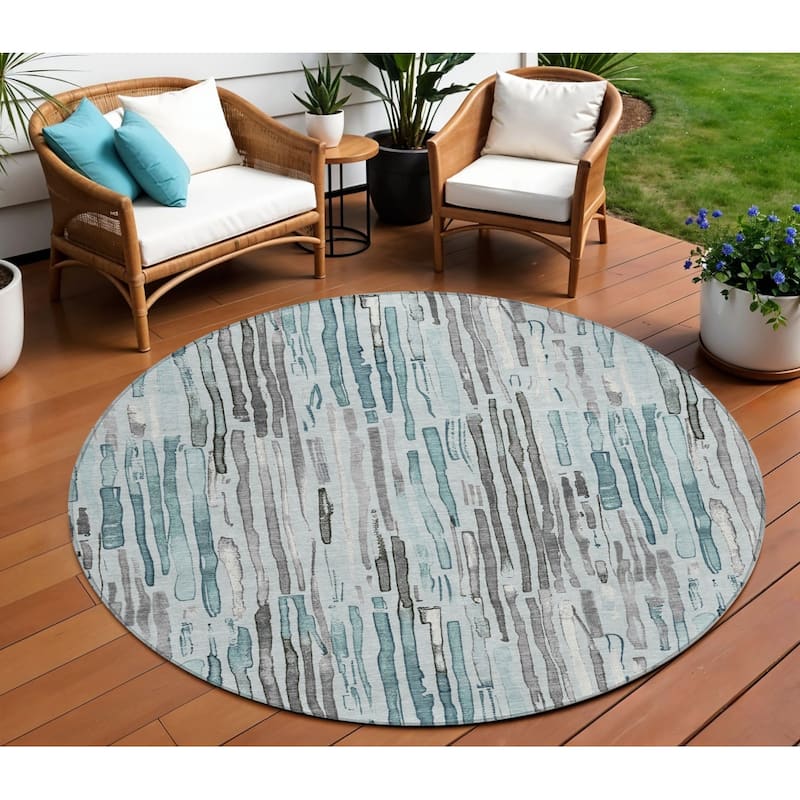 HomeRoots Striped Modern Rectangle Outdoor Rug - 8' Round