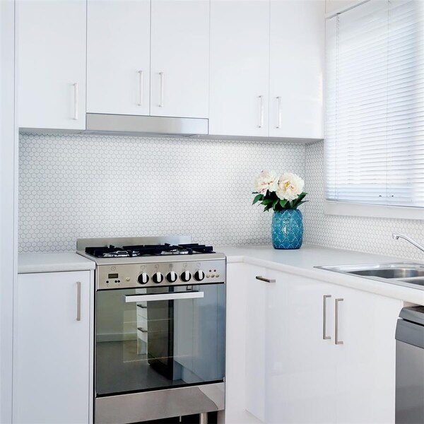 SomerTile 12x12.63-inch Penny Glossy White Porcelain Mosaic Floor and Wall Tile (10 tiles/10.74 sqft.)