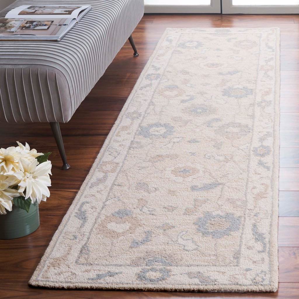 SAFAVIEH Handmade Ebony Yulija Modern & Contemporary Wool Rug