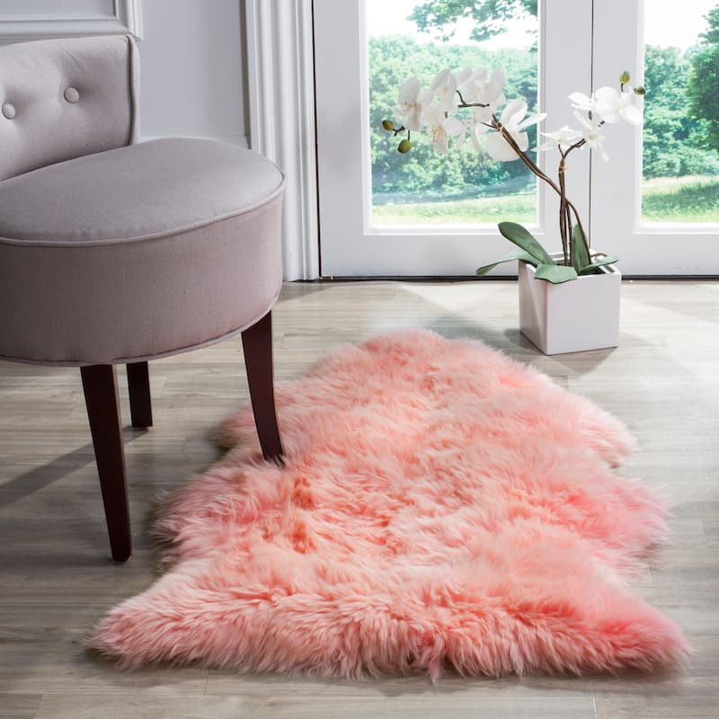 SAFAVIEH Handmade Natural Sheepskin Leanca 3.4-inch Thick Rug - 2' x 3' - Solid Pink - Rectangle