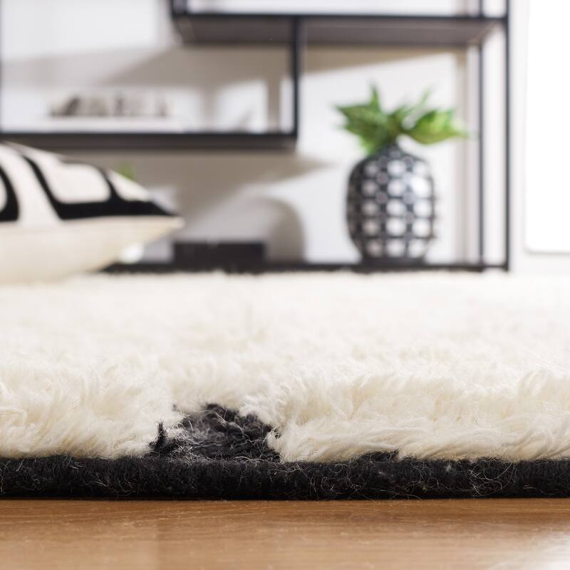 SAFAVIEH Handmade Casablanca Shag Arnela Wool Rug